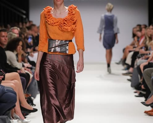 Damenpullover Hyperbolic Crochet orange, Bauchtasche, Rock Schoko